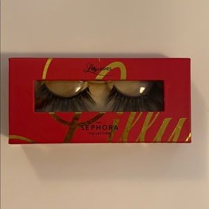 Lilly lashes in the style Miami